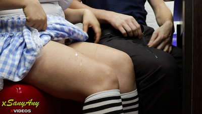 Joven colegiala masturbando a su compañero en los deberes-xsanyAny