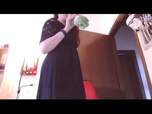 ❤️ ¡Una esclava sumisa a la que le encantan las bragas sucias y exuberantes se ve obligada a masturbarse después de ver este vídeo! ❤️ Putas en es.hentaivost.ru ❌️
