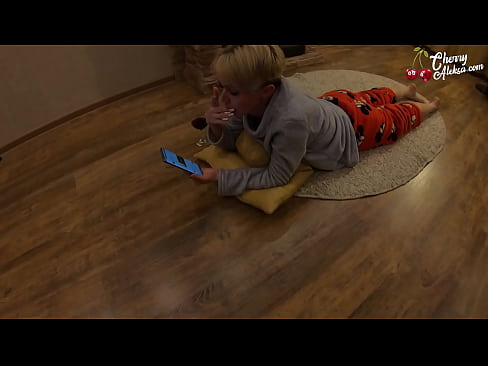 ❤️ Rubia loca chupando una enorme polla y rebotando sobre ella - Sexo anal ❤️ Putas en es.hentaivost.ru ❌️