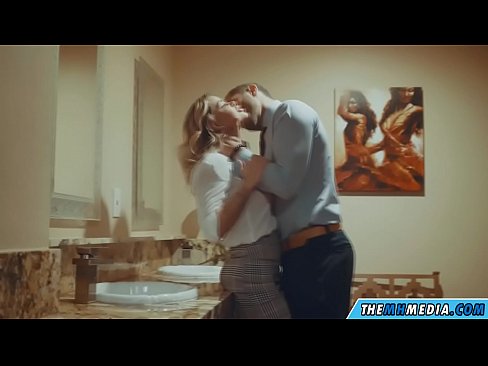 ❤️ Cuando una rubia tetona te seduce en un baño público ❤️ Putas en es.hentaivost.ru ❌️